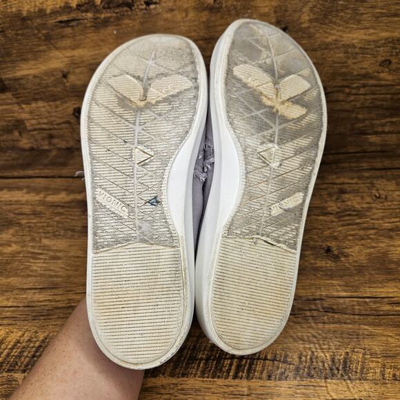 Vionic Malibu Grey SLip on beach shoes loafters size 8 womens - Picture 6 of 8